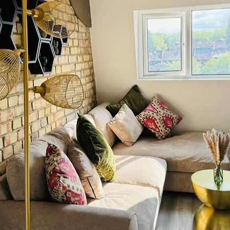 Stylish Two-Story London Retreat Apartment Ngoại thất bức ảnh