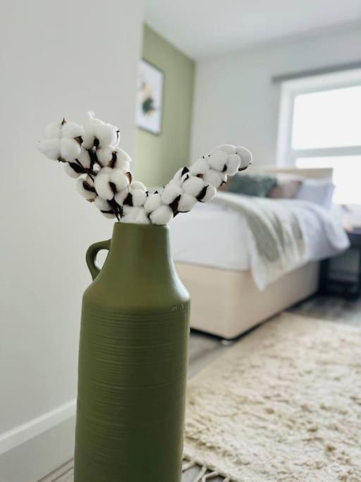 Stylish Two-Story London Retreat Apartment Ngoại thất bức ảnh