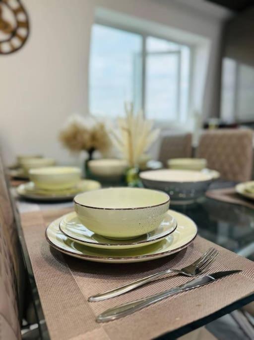 Stylish Two-Story London Retreat Apartment Ngoại thất bức ảnh