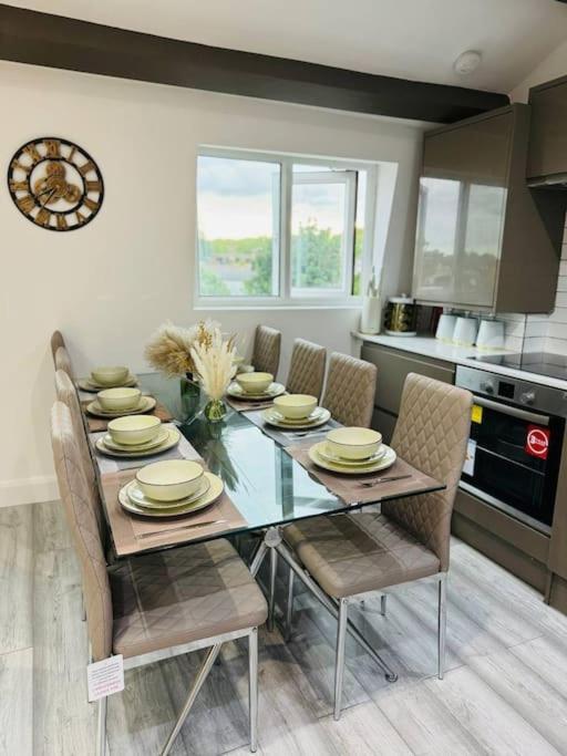 Stylish Two-Story London Retreat Apartment Ngoại thất bức ảnh