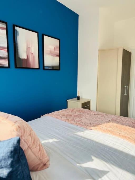 Stylish Two-Story London Retreat Apartment Ngoại thất bức ảnh