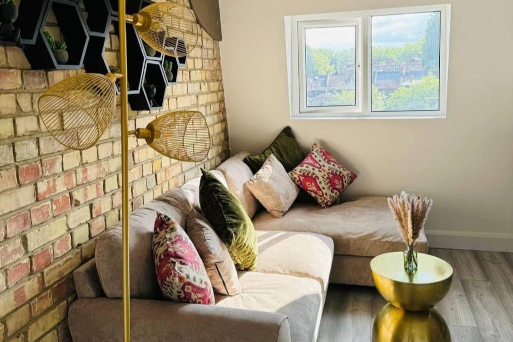 Stylish Two-Story London Retreat Apartment Ngoại thất bức ảnh