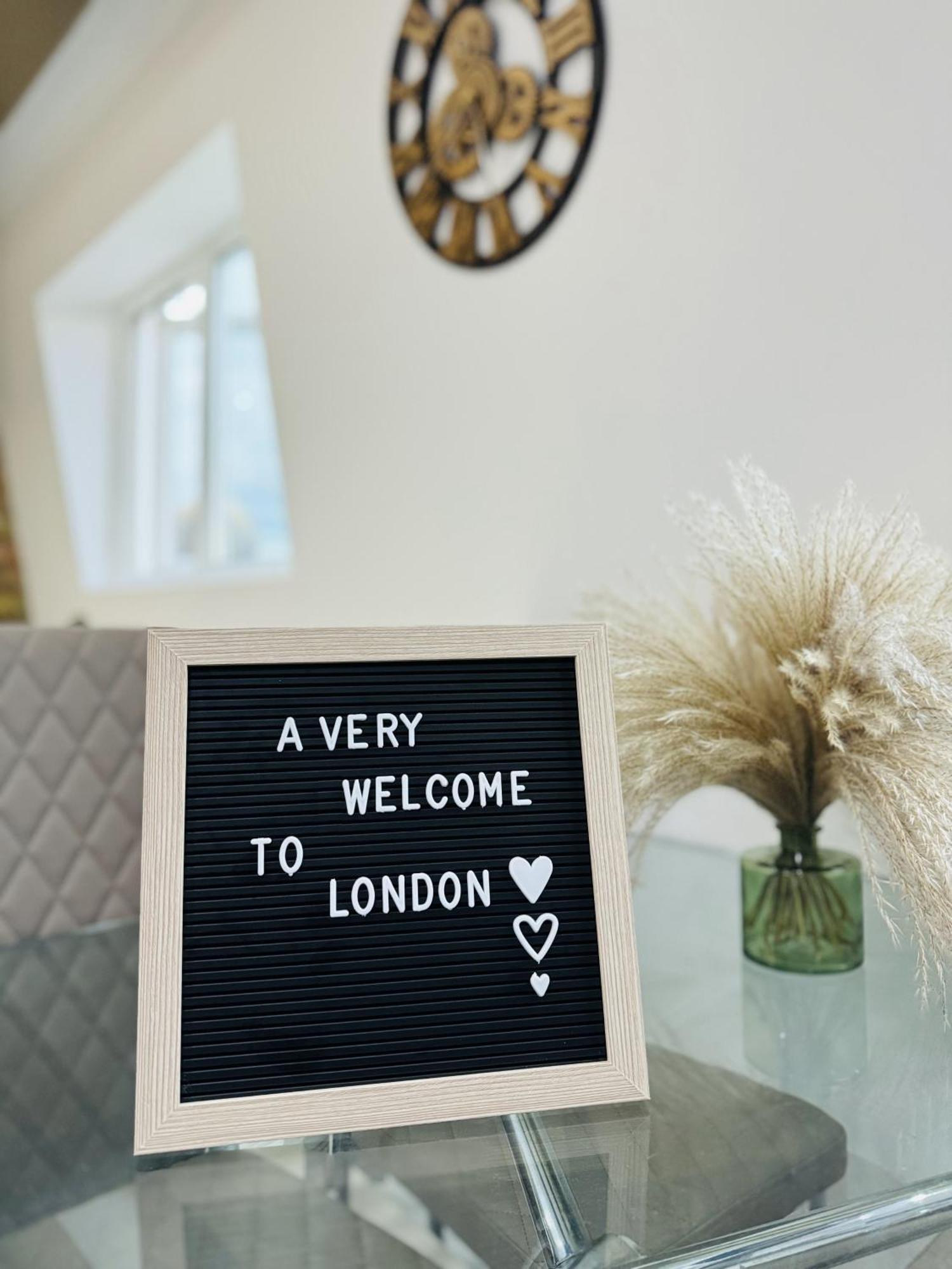 Stylish Two-Story London Retreat Apartment Ngoại thất bức ảnh